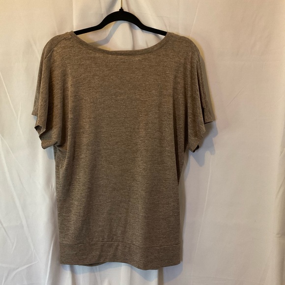 APT 9 Women’s brown heathered shirt sleeve top with front knot size LARGE - Picture 7 of 9
